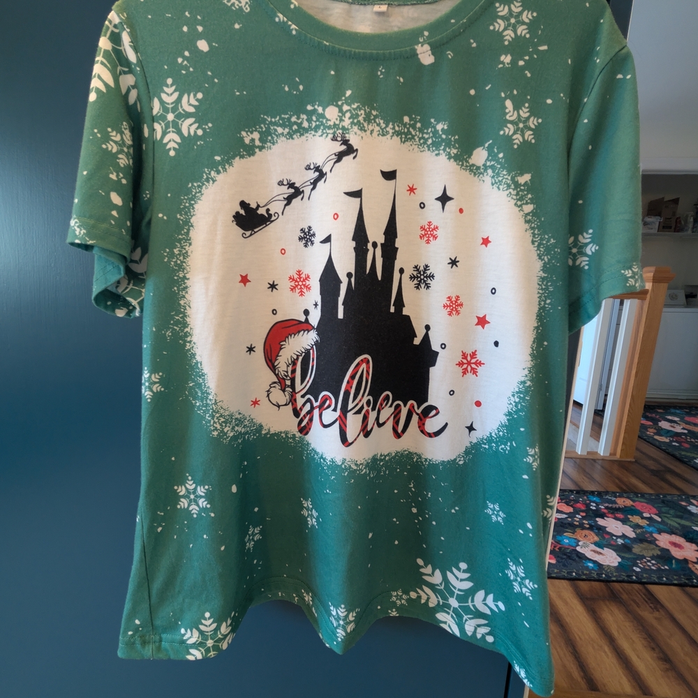 Green Holiday Graphic T-Shirt with Magic Kingdom Castle Design
